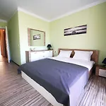 Stamopolu Lux с изглед към морето * 普里莫尔斯科