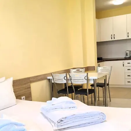Stamopolu Lux с изглед към морето Otel Primorsko